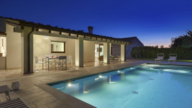 Villa Scarlet