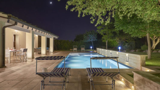 25_villa-scarlet-con-piscina-privata-1024×576