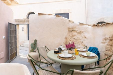Moscato-Boutique-Noto-Sicilymyhome-k-1024×683